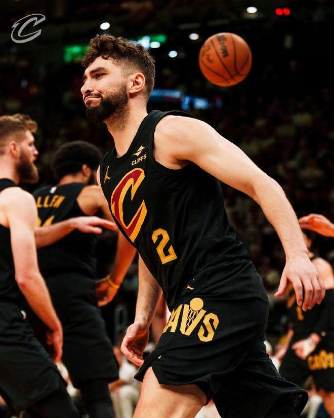 最多领先40分!骑士狂胜热火3-0夺赛点 阿伦22+10热巴22+9